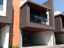 Casa em condomínio no Carandá