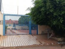 Amplo espaço livre de terreno