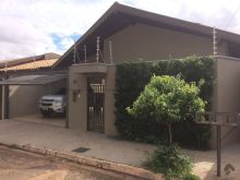 Linda casa com armários