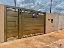 Casa nova com varanda e churrasqueira