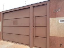 Casa confortável rica em armários planejados