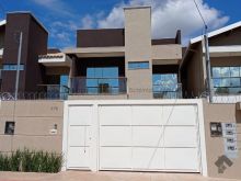 Sobrado imperdível com fino acabamento