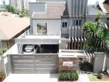 Sobrado com 03 pavimentos