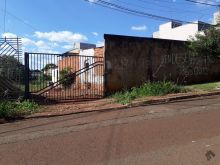 Terreno com 676 m²