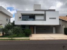 5 suítes em condominio fechado