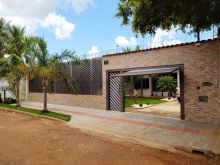 Excelente casa com 3 quartos sendo 1 suíte