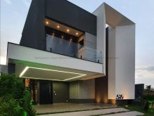 Sobrado em frente a área de lazer