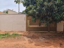 Casa excelente área e bastante árvores frutíferas