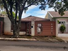 Amplo terreno e espaçosa - aceita veiculo no negócio