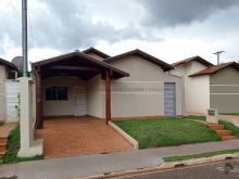 Ótima casa em condomínio fechado