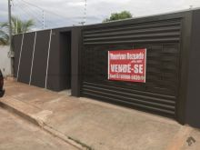 Bela casa com suíte e piscina