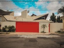 Sobrado para uso residencial ou comercial