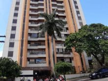 Apartamento amplo em andar alto
