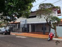 Sala mobiliada a 20m do Fórum com água e luz