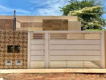 Linda casa - 02 quartos e 1 suíte