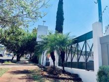 Imóvel comercial com acesso para duas ruas