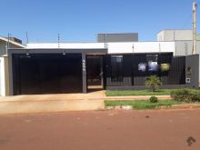 Casa desocupada - 01 suite e 02 quartos