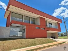 Sobrado imponente com 04 suítes Res. Damha III