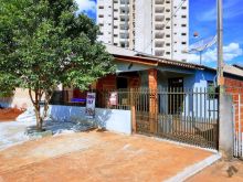 Casa próxima ao prédio novo