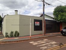 Casa de esquina com área gourmet