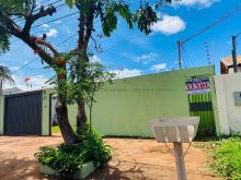 Casa edícula com terreno grande