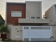 Sobrado com jacuzzi - rico em móveis planejados