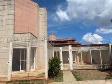 Casa térrea com 3 suítes no Carandá Bosque