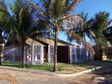 Casa ampla com terreno grande