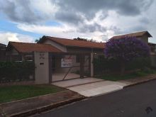 Casa térrea com piscina