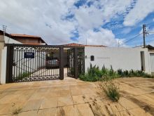 Casa térrea em bairro tranquilo