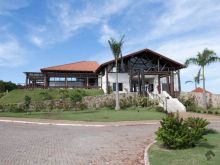 Terreno Terras do Golfe logo na entrada