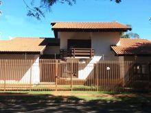 Sobrado com espaço de terreno maravilhoso