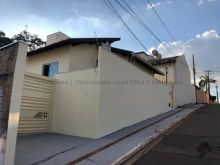 Linda casa com armários próximo ao Comper