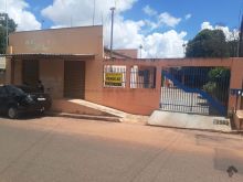 Casa ampla com 1 suíte e 2 quartos