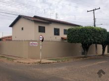 Em frente ao colégio Tic Tac