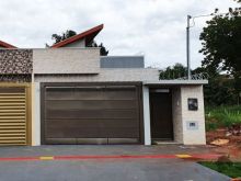 Casa nova com excelente acabamento