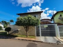 Sobrado bem localizado