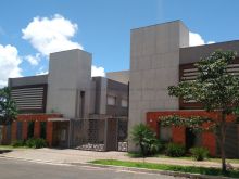 Sobrado novo em condomínio fechado