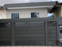 Casa segura e bem localizada