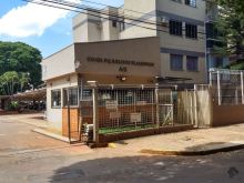 Condomínio fechado - 1º andar e 2 quartos
