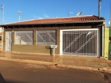 2 suítes - sendo 1 com hidro - 3 vagas garagens