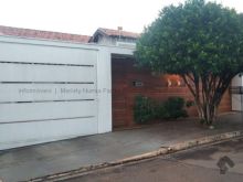 Linda casa no bairro Monte Castelo