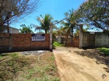 Em frente ao posto de saúde