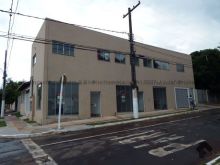 Novinho e com porta em blindex