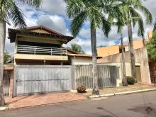 Casa térrea com belíssimo mezanino frontal