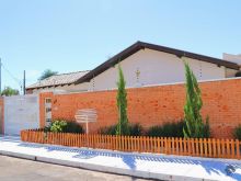 Excelente casa com piscina e área de lazer