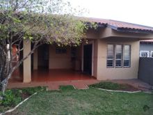 Aceita chácara - casa com piscina próxima ao centro