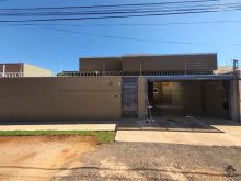 Casa nova com 3 quartos com quintal grande