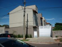 Excelente sobrado com 03 quartos