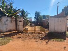 Casa com amplo quintal